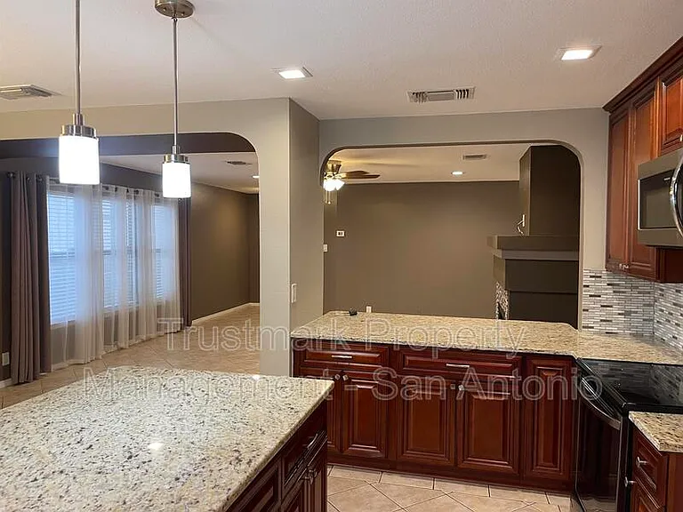 8335 Bent Meadow Dr — Photo 13