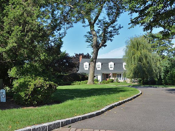 2nd image of 73 Percy Williams Dr