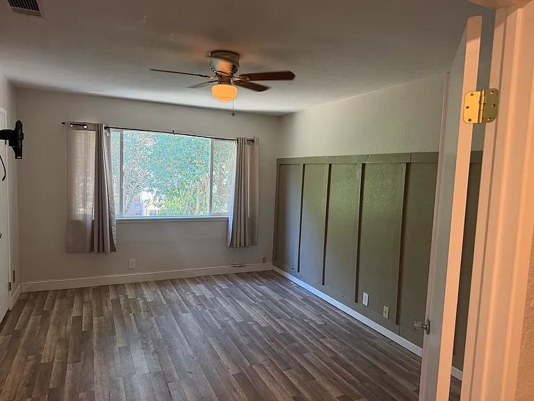 2672 Kingston Ct — Photo 15