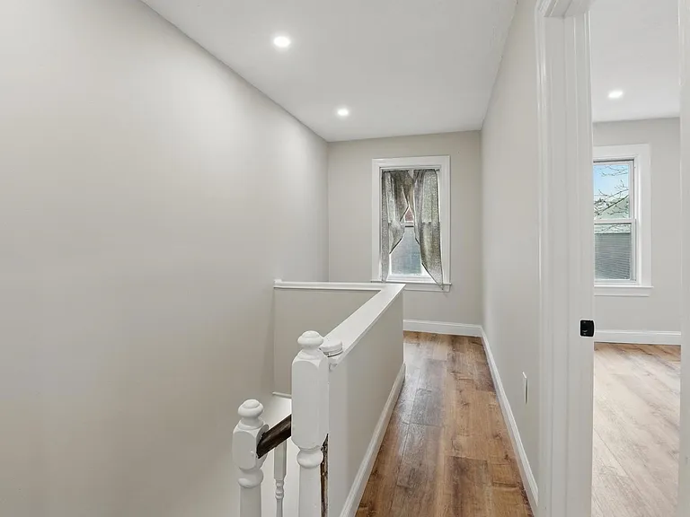 9 Cross St — Photo 9