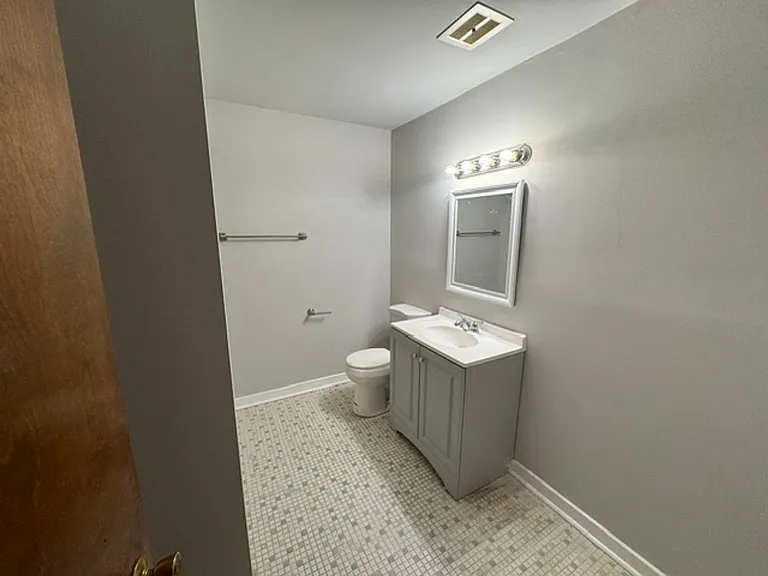 7700 South Harlem Avenue — Photo 7