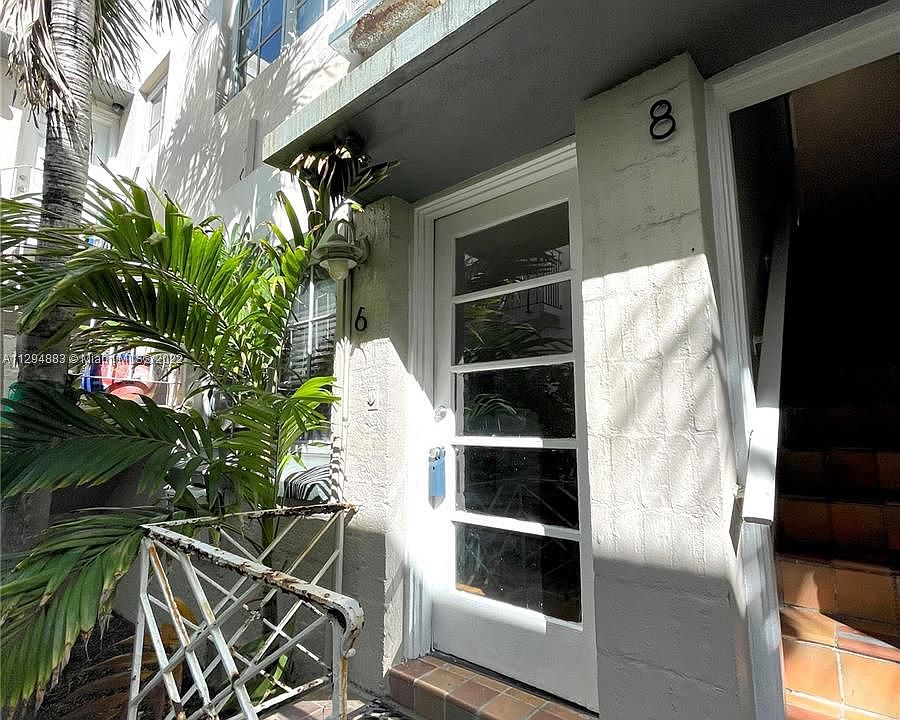 1st image of 720 Meridian Ave APT 6