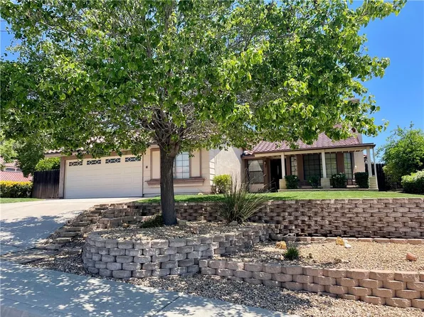 3095 Dundee Ave, Highland, CA 92346