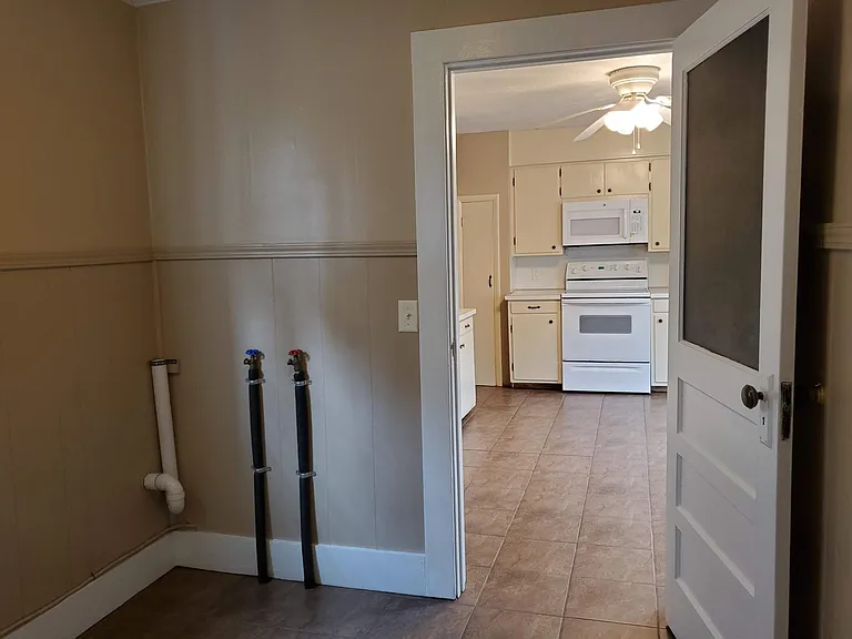 1526 W Atlantic St — Photo 5