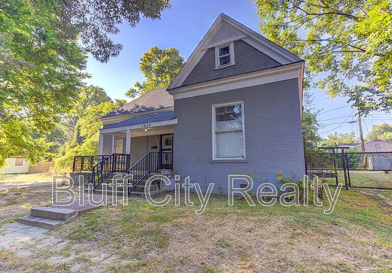 1639 Southern Ave — Photo 3