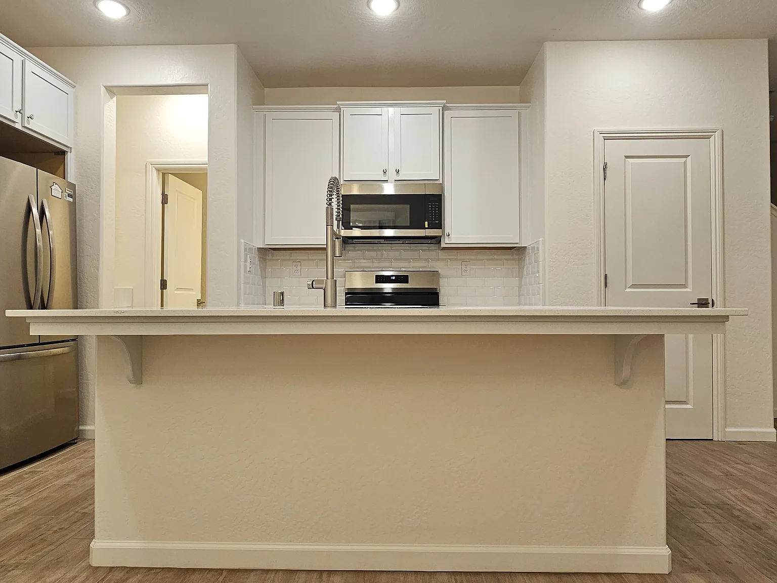 3 bed, 1651 sqft, $2,450 — Photo 2