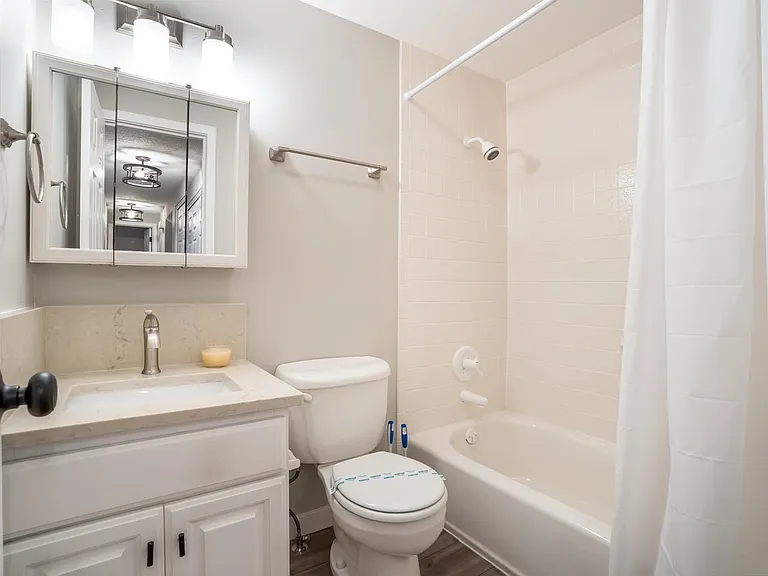 13665 Sw Pkwy — Photo 15