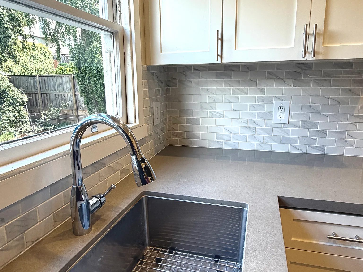1 bed, $2,395 — Photo 2
