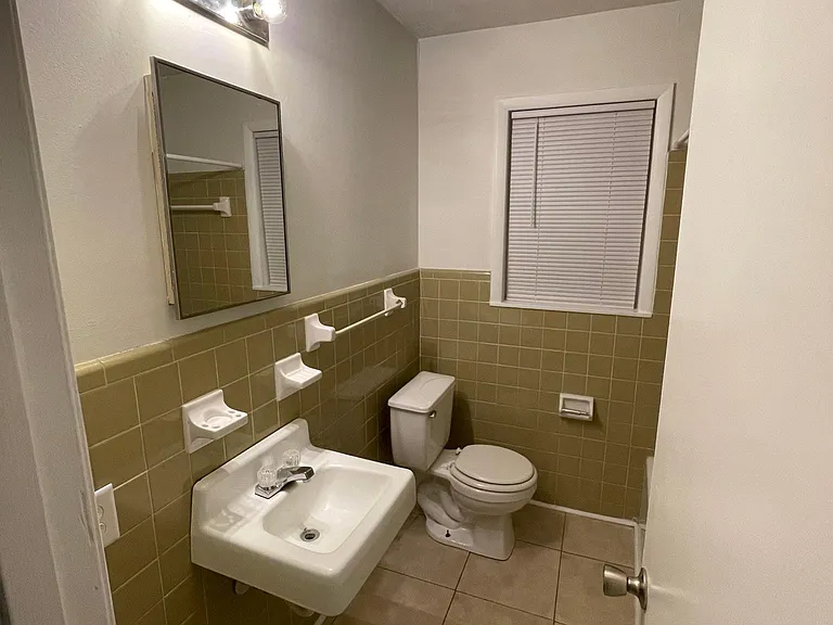 802 Lakeland Dr — Photo 8