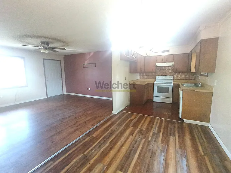 4900 Stidham Ln — Photo 3