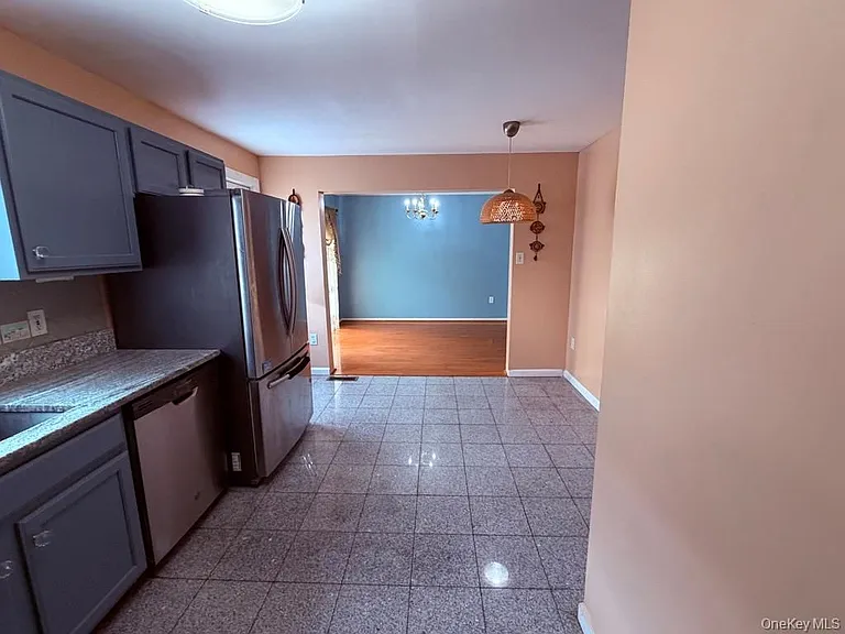 7 Pond St — Photo 4
