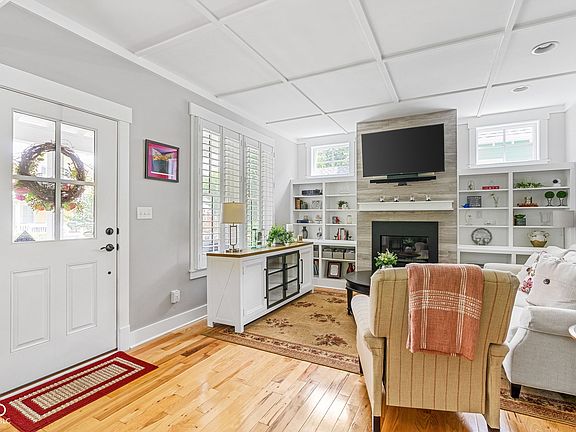 4th image of 2216 Blue Bayou Ln