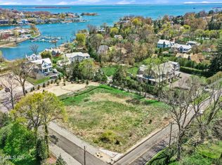 457 Field Point Rd, Greenwich, CT 06830