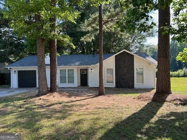 8303 Park Ridge Dr, Riverdale, GA 30274