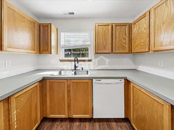 4th image of 10310 193rd Street Ct E