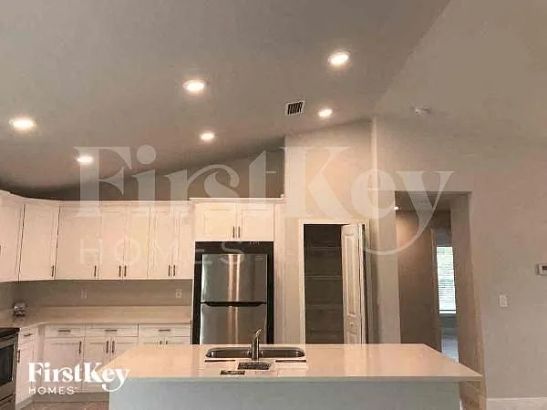 6114 Holt Ct — Photo 5