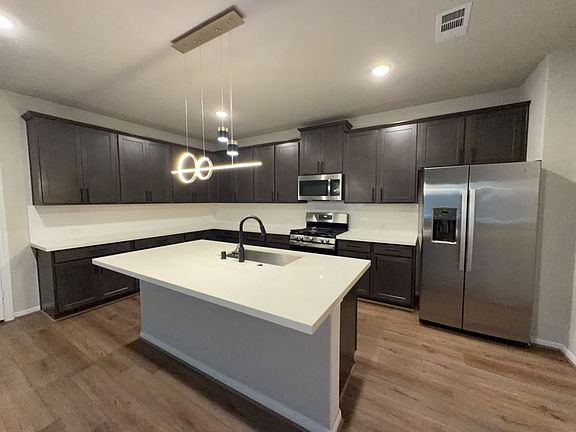 3rd image of 9392 Hard Rock Rd