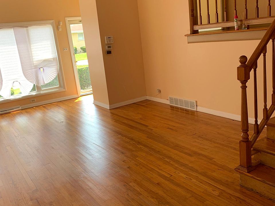 1st image of 548 Marie Dr