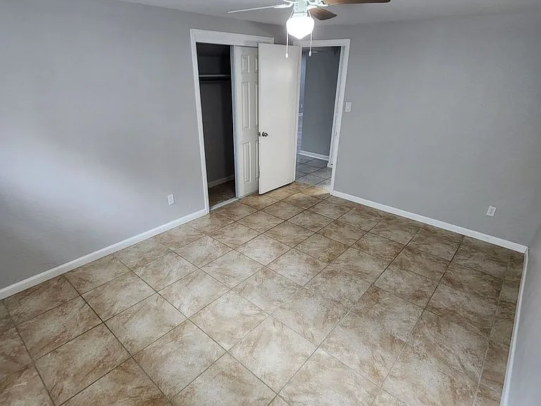 313 S Chelton Rd — Photo 23
