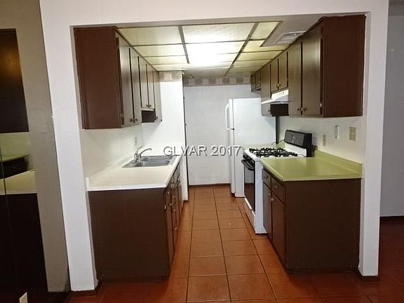4th image of 3453 Villa Knolls South Dr #0