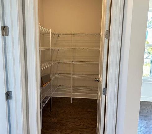 5th image of 2748 Castlewood Ct