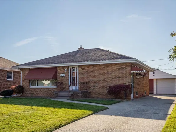 8273 Menard St, Windsor, ON N8S 1W2