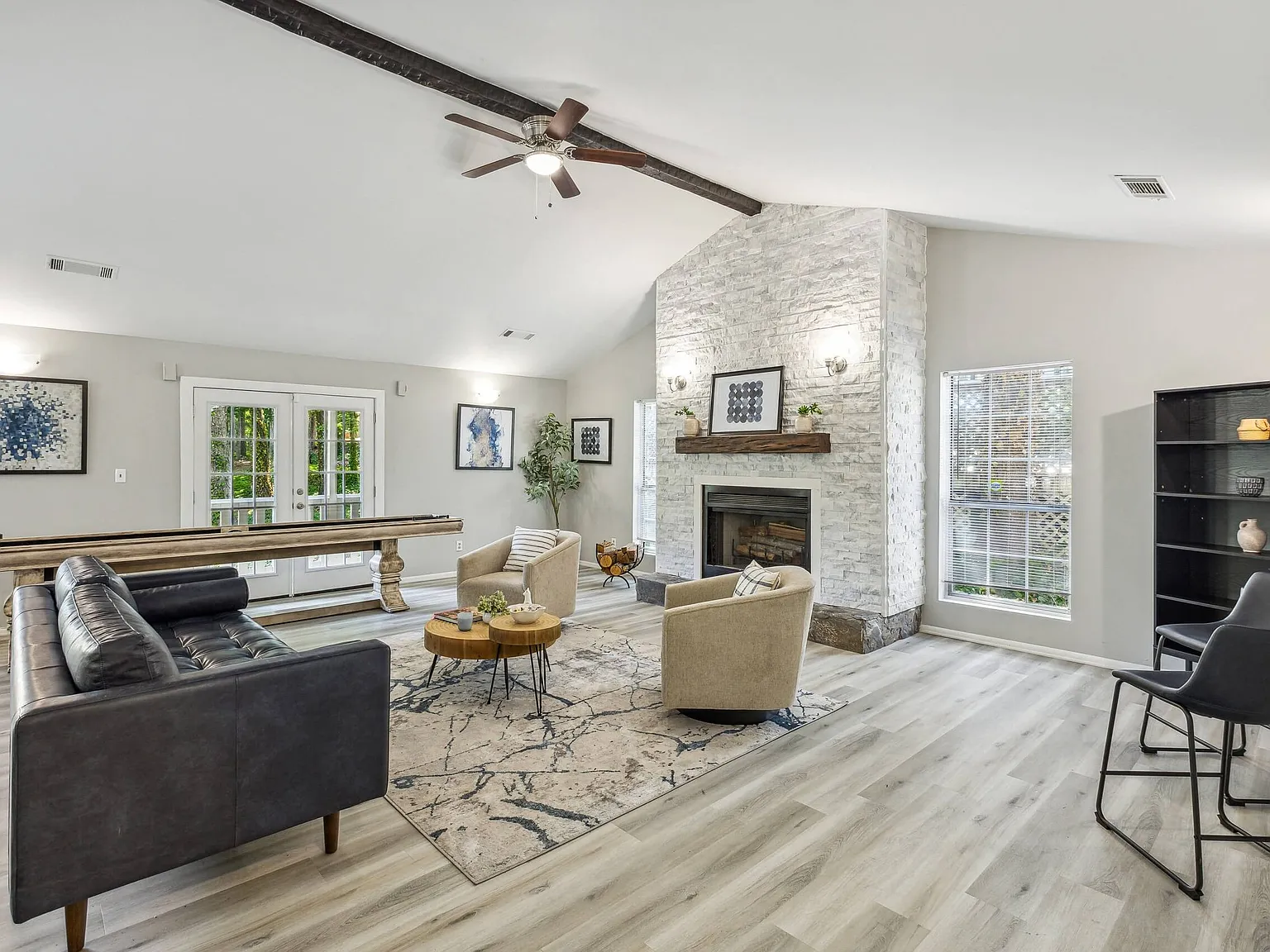 Lakeside Townhomes — Photo 1