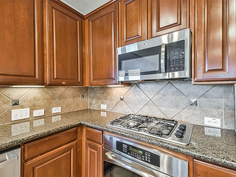 9506 Gramond Hall Ct — Photo 16