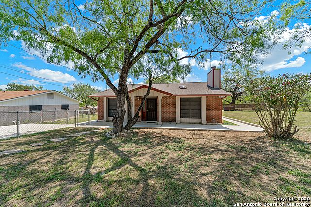 1st image of 422 Zachry Dr