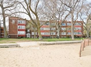 1205 W Jarvis Ave #1, Chicago, IL 60626