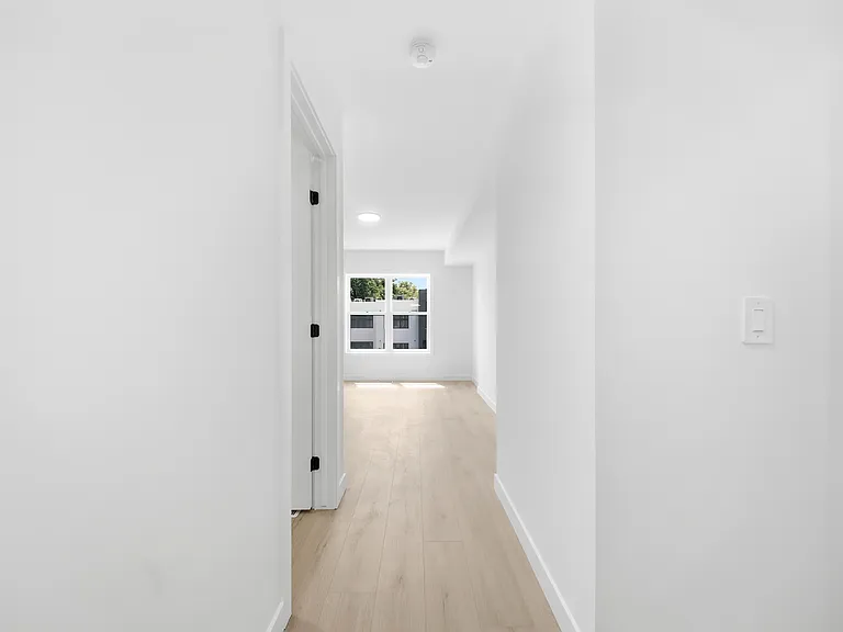 31 Mill St #12 — Photo 17