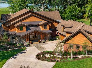 2840 Tanagers Ln, Excelsior, MN 55331