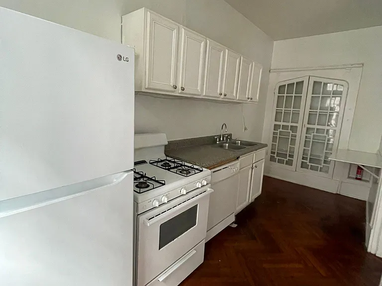 7819 Saint Charles Ave #C — Photo 5