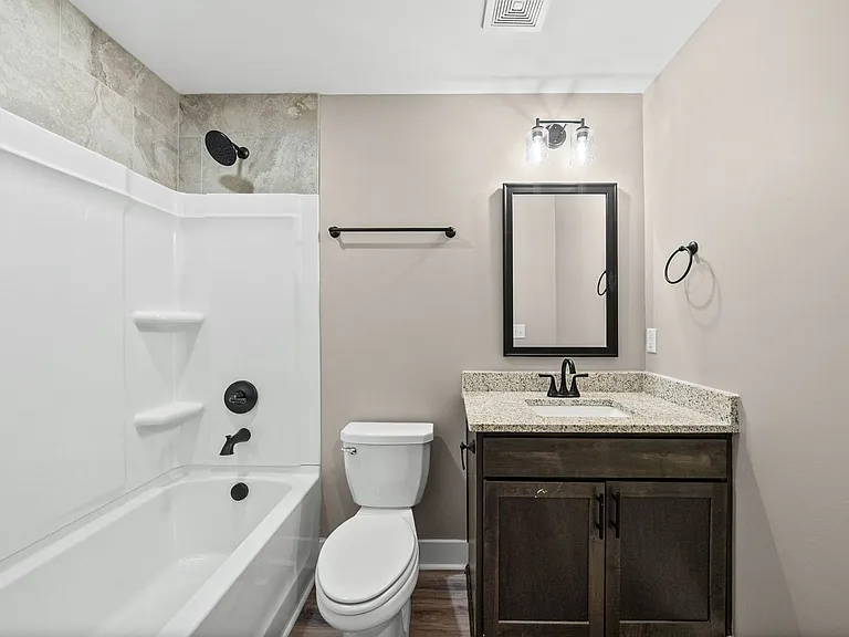 528 Poston St — Photo 16