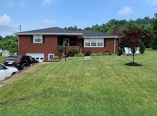 1105 Linn Dr, Belle Vernon, PA 15012