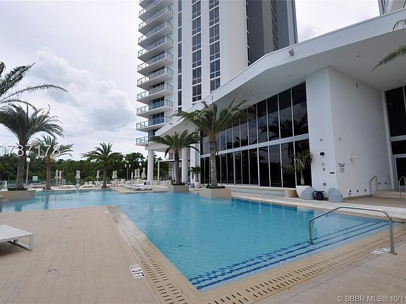 2nd image of 16385 Biscayne Blvd Unit 1204