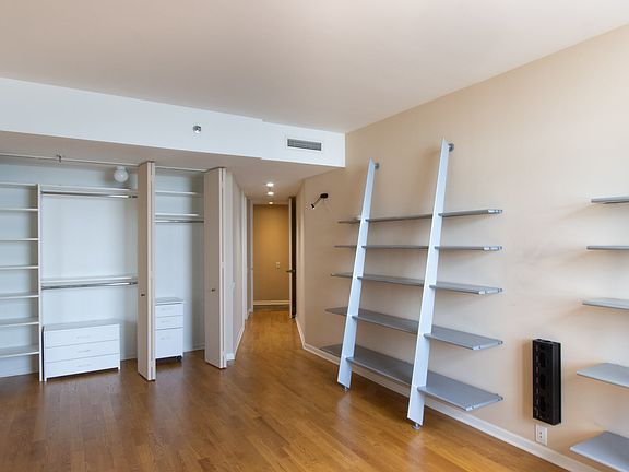 4th image of 680 N Lake Shore Dr APT 303