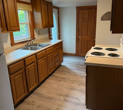 4th image of 107 Patriots Rd #1