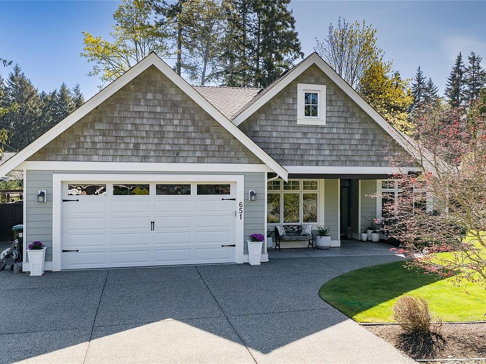 1st image of 651 Eaglecrest Dr