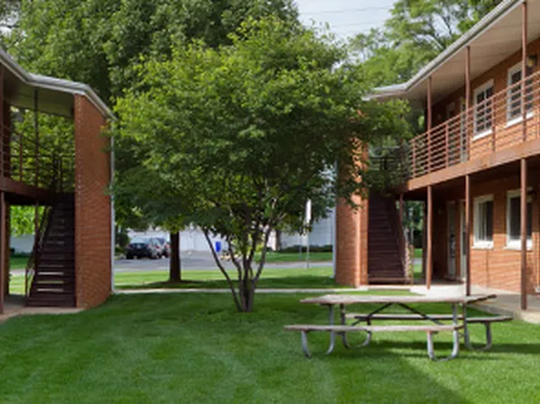 817 College Ave APT 1, Wheaton, IL 60187