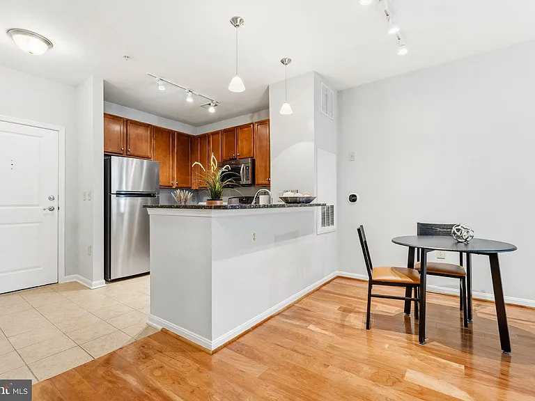 2665 Prosperity Ave #105 — Photo 6