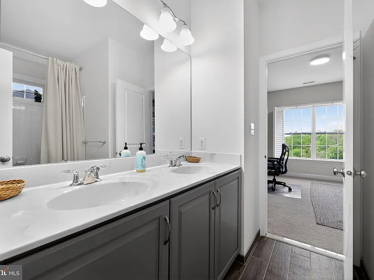 1036 Matthew Way — Photo 42