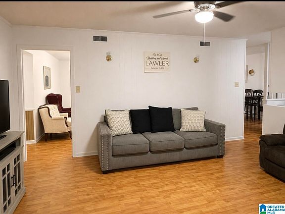 5th image of 906 College St
