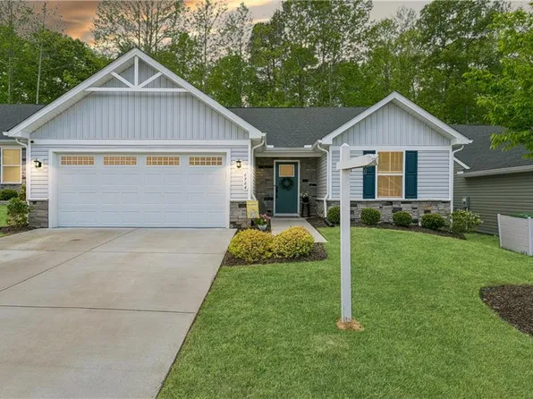6964 Motley Landing Dr, Gloucester, VA 23061