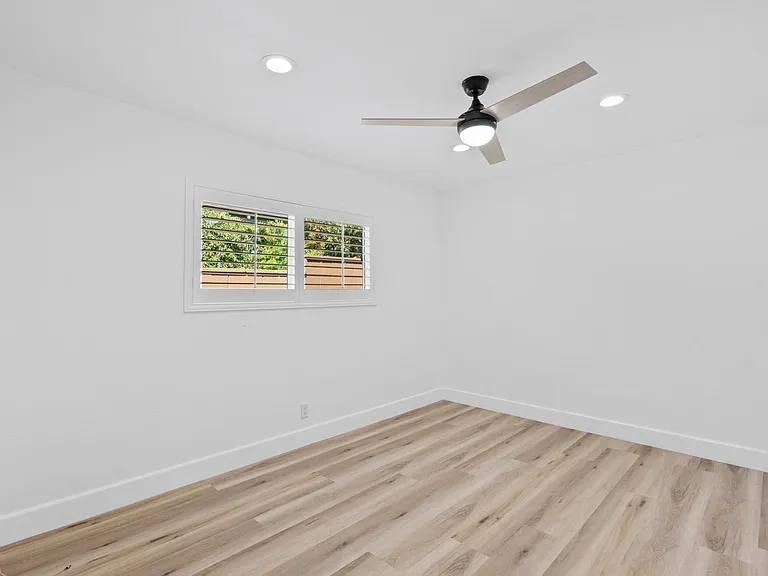2508 Colonia Ave — Photo 17