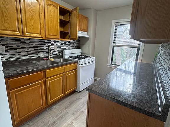 2nd image of 92 Walraven Dr