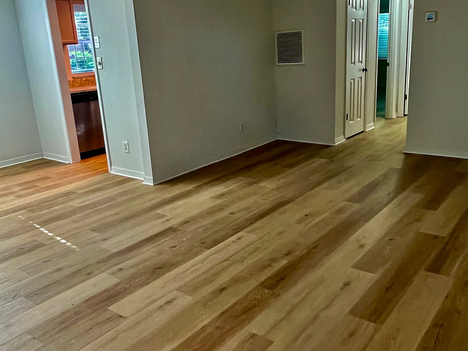 2 bed, 800 sqft, $1,700 — Photo 3
