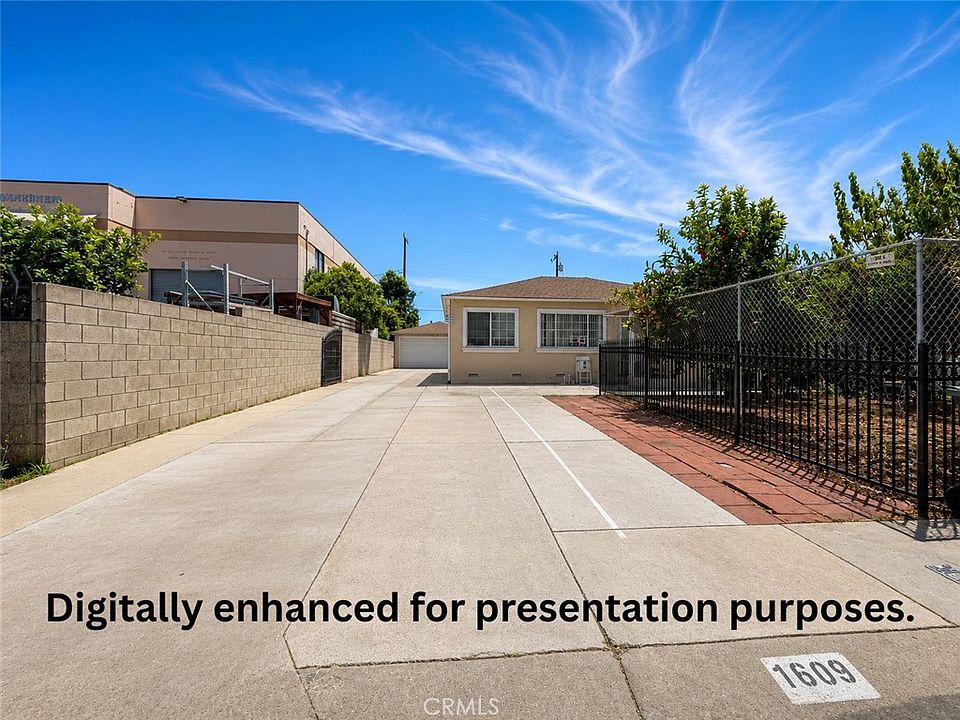 2nd image of 1609 N Parsons Pl