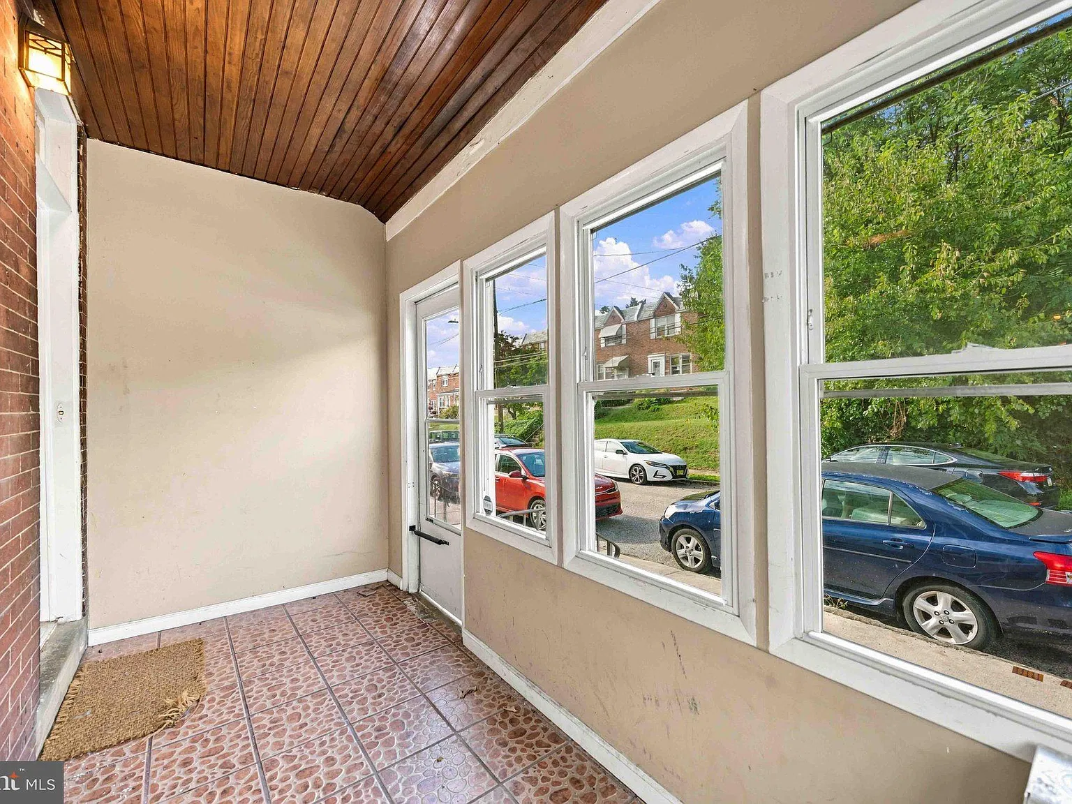 3 bed, 1.5 bath, 1246 sqft, $2,200 — Photo 4