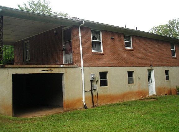 3rd image of 431 Parkway Dr